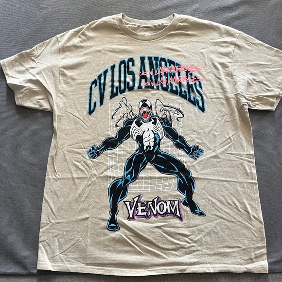 New CVLA Marvel M Size XL Collab W/ Venom Tan Puff Print Marvel Universe Tshirt - Picture 1 of 5